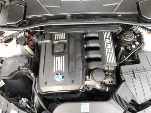 BMW 328 IDrive 2011 - Image 9