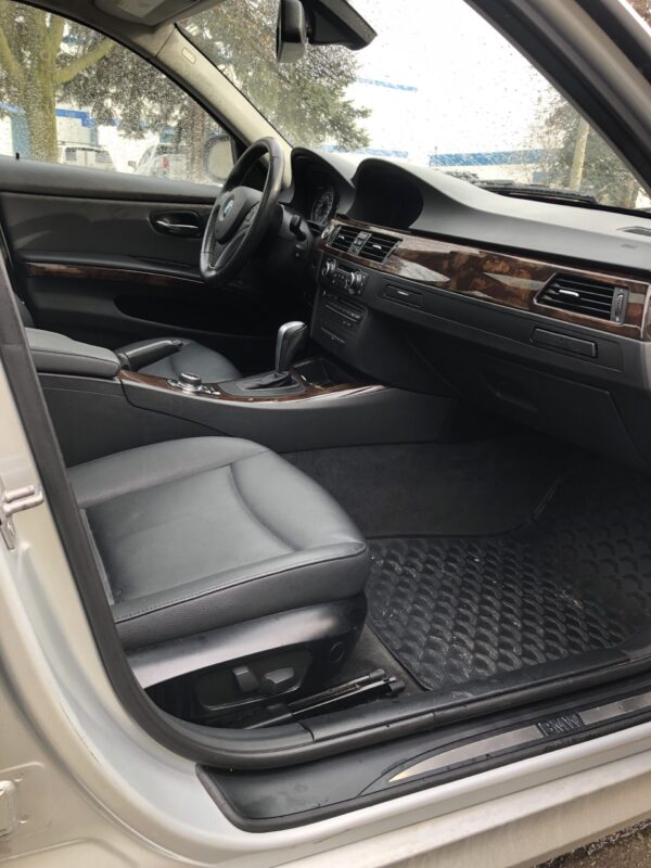 BMW 328 IDrive 2011 - Image 8