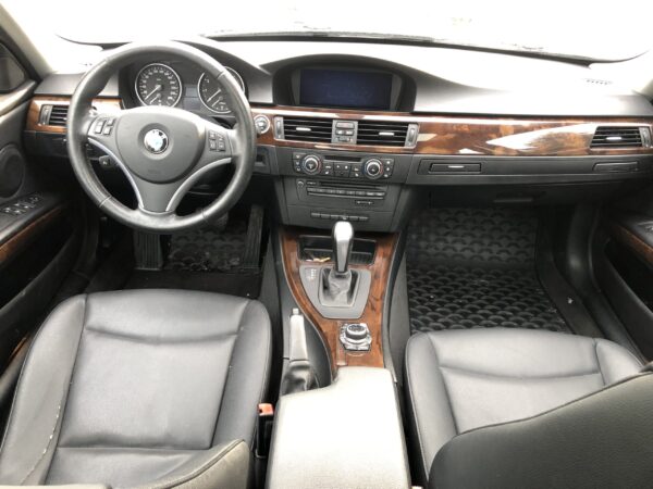 BMW 328 IDrive 2011 - Image 12